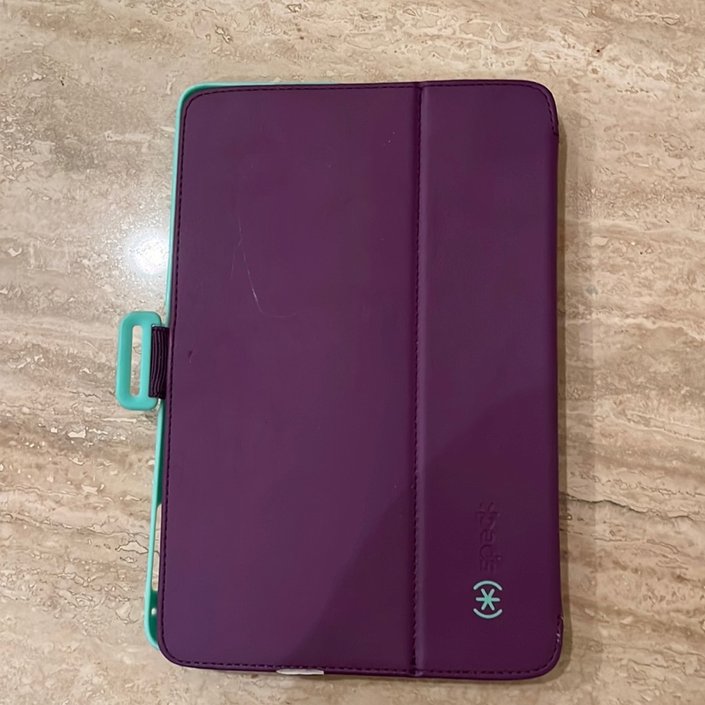 NEW IPAD CASE the iPad model is A 1550.
